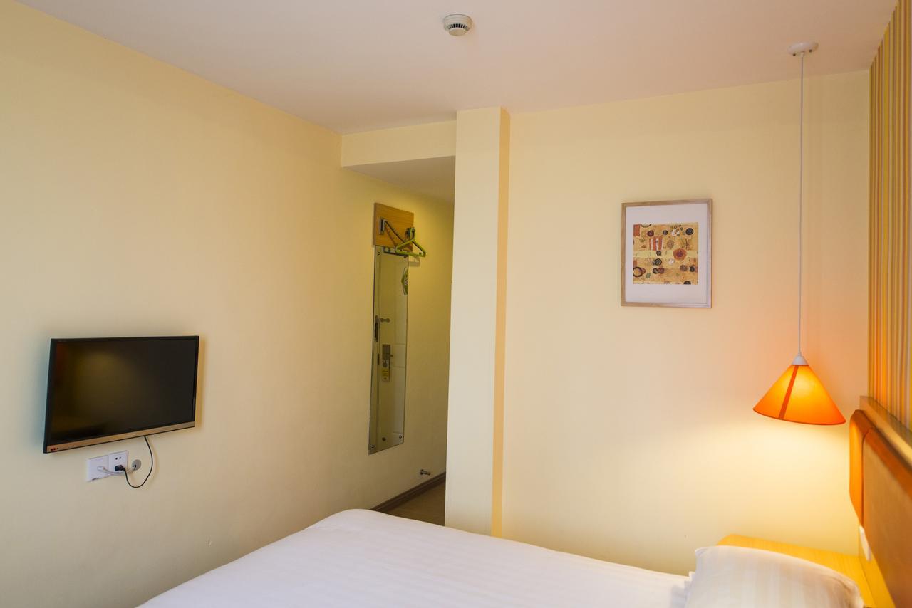 Home Inn Chongqing Nanping Pedestrian Street Branch Екстериор снимка